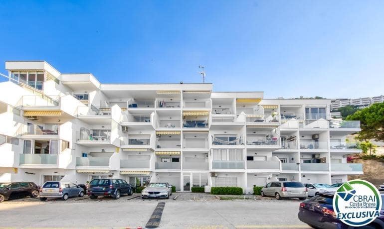 1 bedroom Apartment for sale in Roses - € 214,000 (Ref: 9149156)