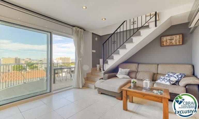 3 slaapkamer Penthouse te koop in Roses - € 360.000 (Ref: 9171328)