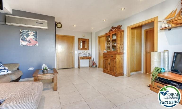 3 slaapkamer Penthouse te koop in Roses - € 360.000 (Ref: 9171328)