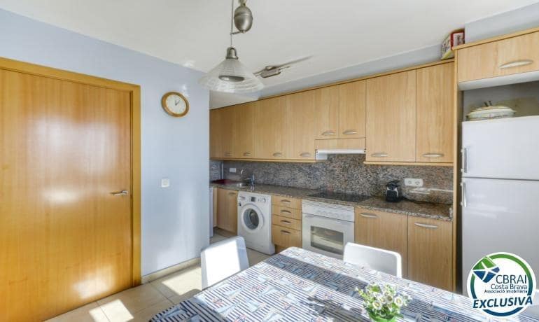 3 slaapkamer Penthouse te koop in Roses - € 360.000 (Ref: 9171328)