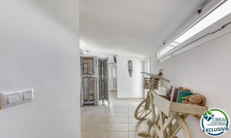 3 slaapkamer Penthouse te koop in Roses - € 360.000 (Ref: 9171328)