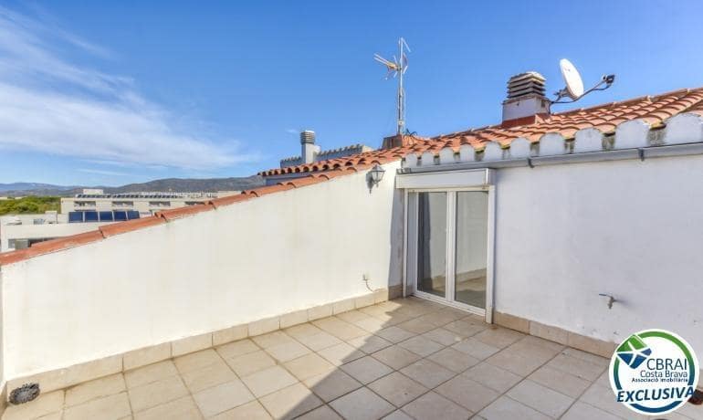 3 slaapkamer Penthouse te koop in Roses - € 360.000 (Ref: 9171328)