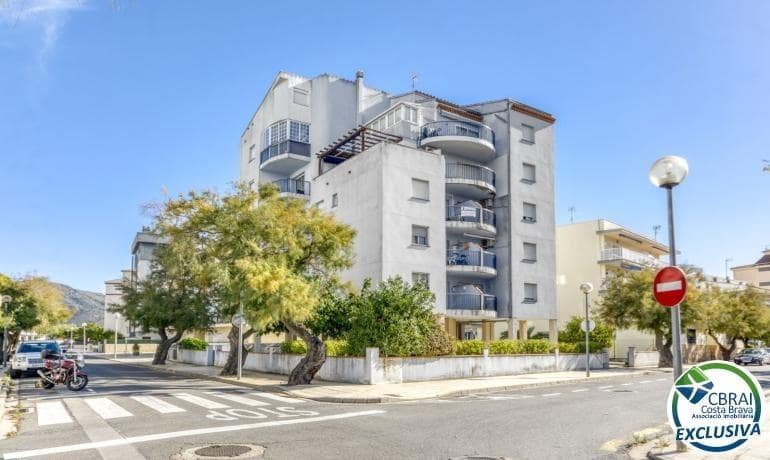 3 slaapkamer Penthouse te koop in Roses - € 360.000 (Ref: 9171328)