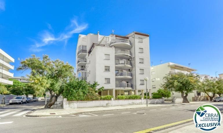 3 slaapkamer Penthouse te koop in Roses - € 360.000 (Ref: 9171328)