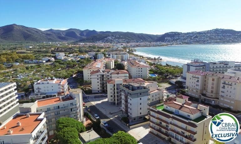 3 slaapkamer Penthouse te koop in Roses - € 360.000 (Ref: 9171328)