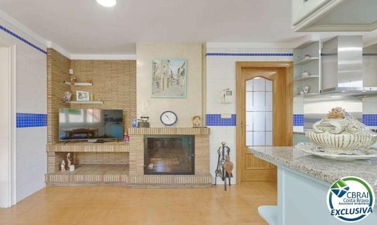 4 Zimmer Villa zu verkaufen in Roses mit Garage - 635.000 € (Ref: 9186800)