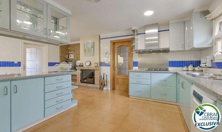 4 Zimmer Villa zu verkaufen in Roses mit Garage - 635.000 € (Ref: 9186800)