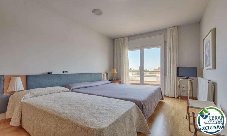 4 Zimmer Villa zu verkaufen in Roses mit Garage - 635.000 € (Ref: 9186800)