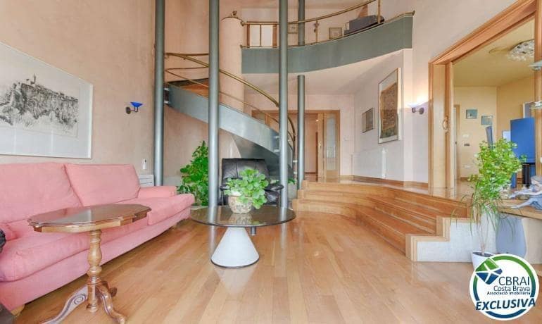 Chalet de 4 habitaciones en Roses en venta con garaje - 590.000 € (Ref: 9186800)