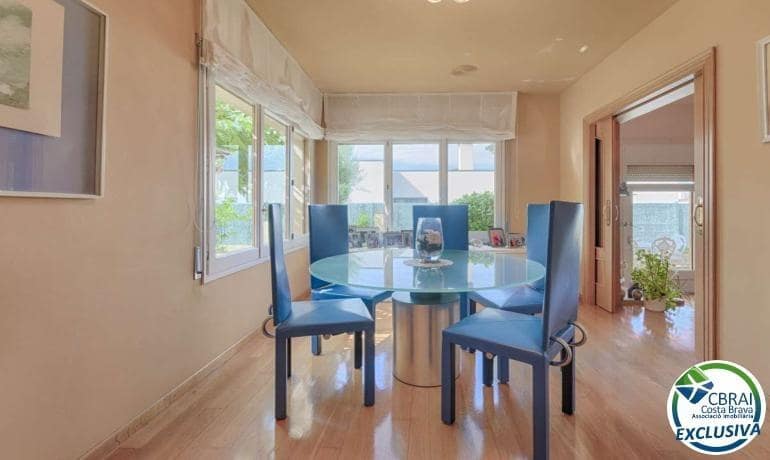 Chalet de 4 habitaciones en Roses en venta con garaje - 590.000 € (Ref: 9186800)