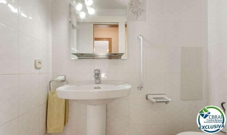 Chalet de 4 habitaciones en Roses en venta con garaje - 590.000 € (Ref: 9186800)