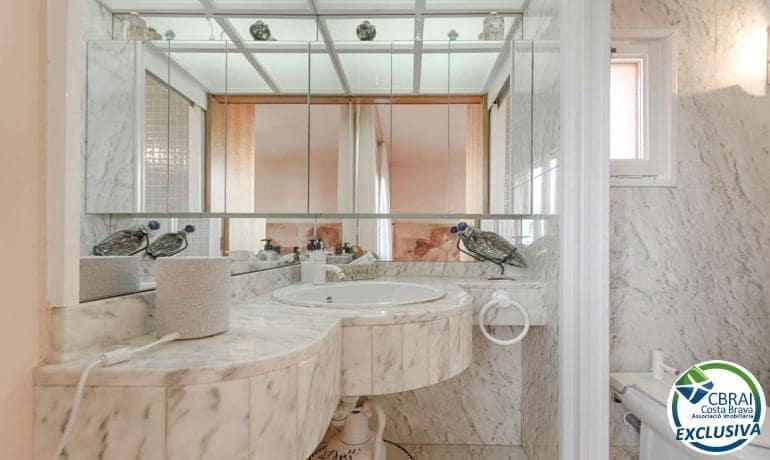 Chalet de 4 habitaciones en Roses en venta con garaje - 590.000 € (Ref: 9186800)