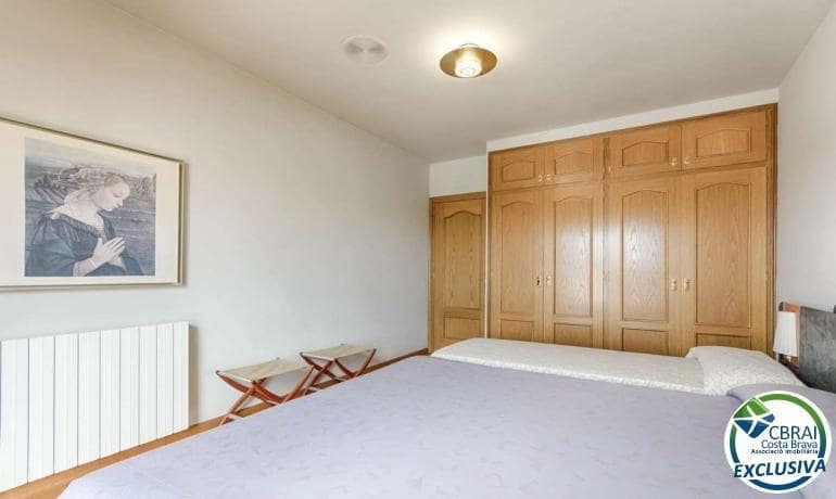 Chalet de 4 habitaciones en Roses en venta con garaje - 590.000 € (Ref: 9186800)