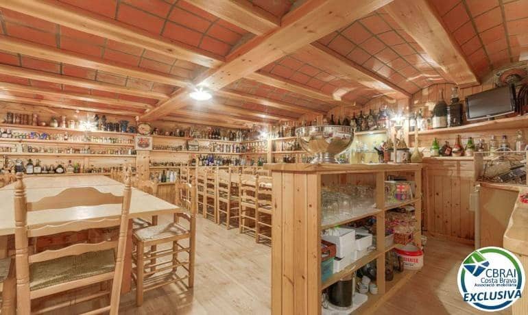 Chalet de 4 habitaciones en Roses en venta con garaje - 590.000 € (Ref: 9186800)