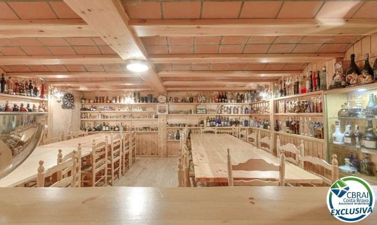 Chalet de 4 habitaciones en Roses en venta con garaje - 590.000 € (Ref: 9186800)