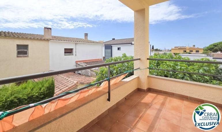 Chalet de 4 habitaciones en Roses en venta con garaje - 590.000 € (Ref: 9186800)