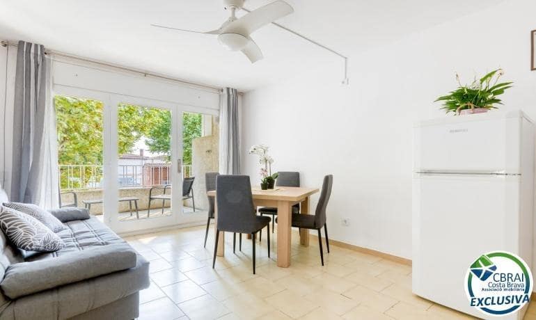 2 bedroom Apartment for sale in Empuriabrava - € 134,000 (Ref: 9192247)