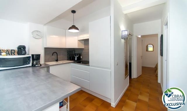 2 slaapkamer Appartement te koop in Empuriabrava, Castelló d'Empúries met zwembad - € 199.000 (Ref: 9192248)