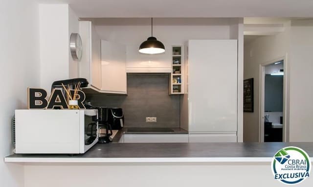 2 slaapkamer Appartement te koop in Empuriabrava, Castelló d'Empúries met zwembad - € 199.000 (Ref: 9192248)