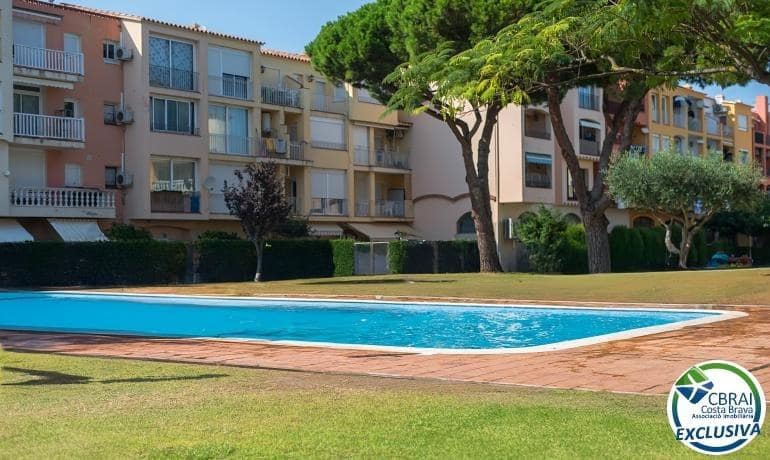 2 bedroom Apartment for sale in Empuriabrava with pool - € 199,000 (Ref: 9192248)