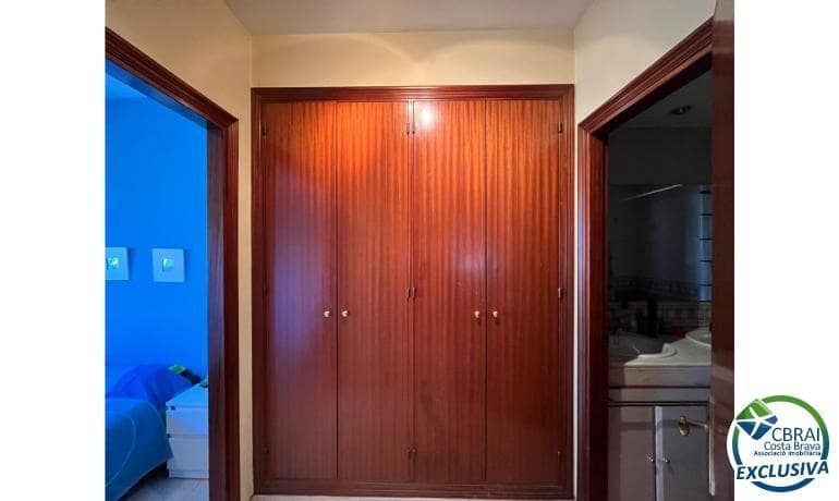 4 bedroom Apartment for sale in Figueres - € 275,000 (Ref: 9215345)