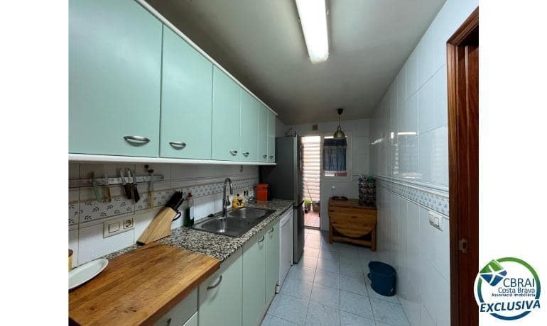 4 bedroom Apartment for sale in Figueres - € 275,000 (Ref: 9215345)