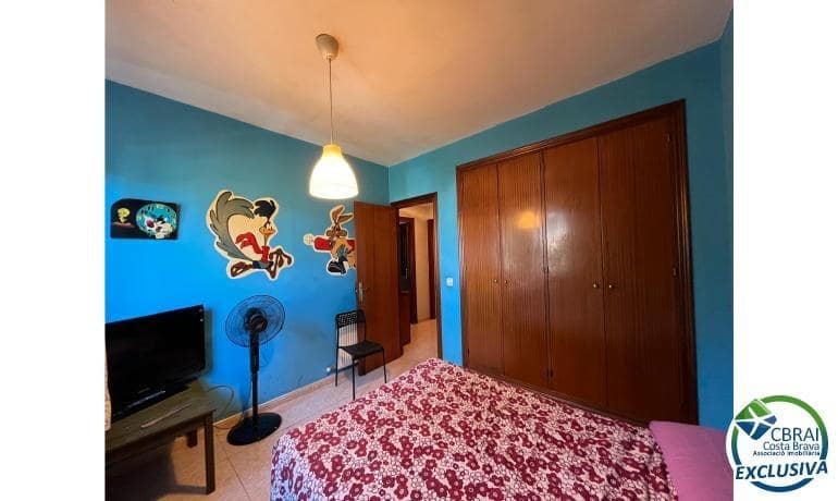 4 bedroom Apartment for sale in Figueres - € 275,000 (Ref: 9215345)