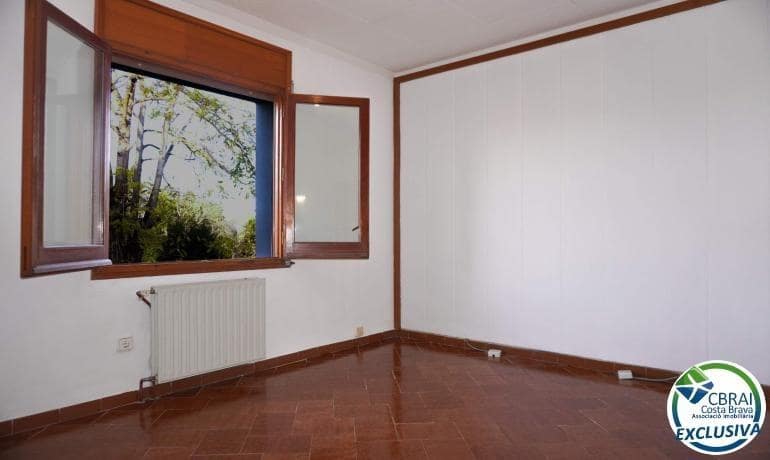 4 Zimmer Haus zu verkaufen in Vila-sacra mit Garage - 280.000 € (Ref: 9215349)