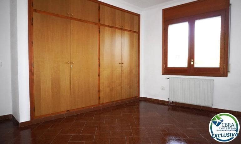 4 Zimmer Haus zu verkaufen in Vila-sacra mit Garage - 280.000 € (Ref: 9215349)