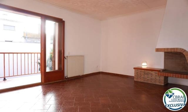 4 bedroom Townhouse for sale in Vila-sacra with garage - € 280,000 (Ref: 9215349)