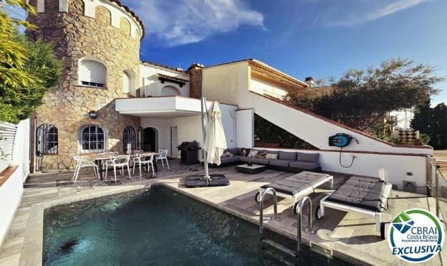 3 soveværelse Villa til salg i Empuriabrava, Castelló d'Empúries med swimmingpool - € 695.000 (Ref: 9215350)