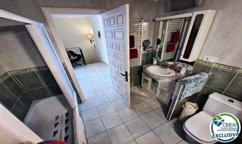 3 soveværelse Villa til salg i Empuriabrava med swimmingpool - € 695.000 (Ref: 9215350)