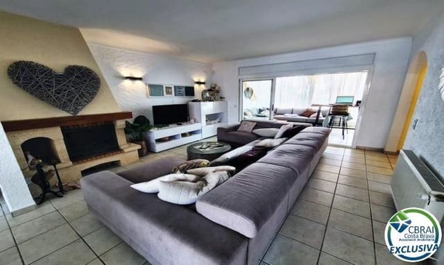 3 Zimmer Villa zu verkaufen in Empuriabrava, Castelló d'Empúries mit Pool - 599.000 € (Ref: 9215350)