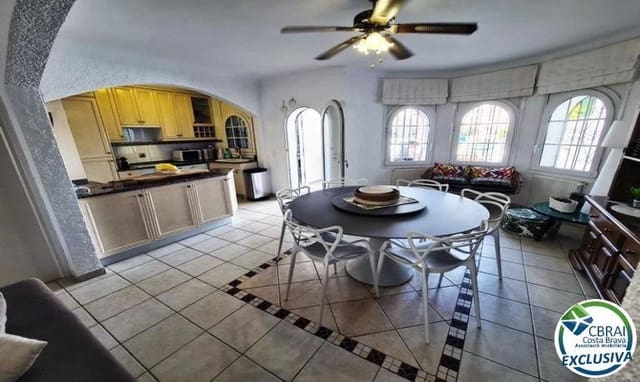 3 Zimmer Villa zu verkaufen in Empuriabrava, Castelló d'Empúries mit Pool - 599.000 € (Ref: 9215350)