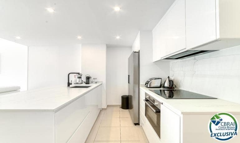 2 soveværelse Lejlighed til salg i Roses med swimmingpool - € 480.000 (Ref: 9272513)