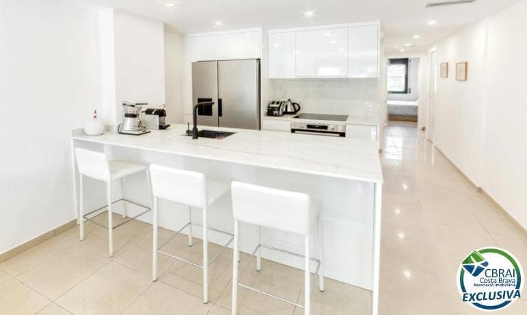 2 soveværelse Lejlighed til salg i Roses med swimmingpool - € 480.000 (Ref: 9272513)