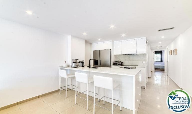 2 soveværelse Lejlighed til salg i Roses med swimmingpool - € 480.000 (Ref: 9272513)