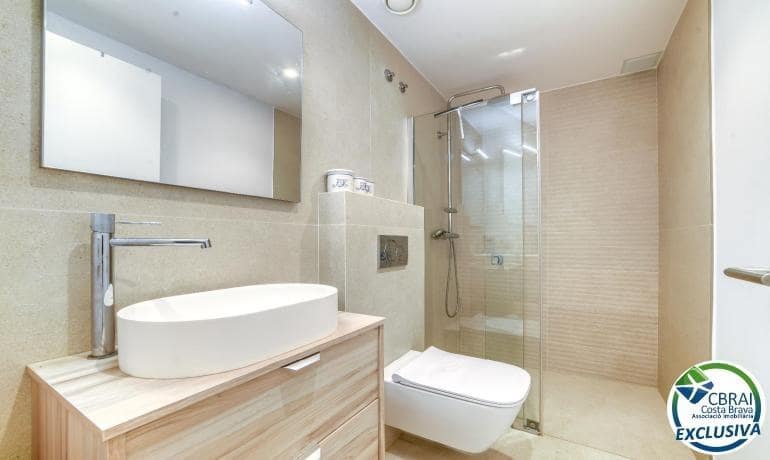 2 soveværelse Lejlighed til salg i Roses med swimmingpool - € 480.000 (Ref: 9272513)