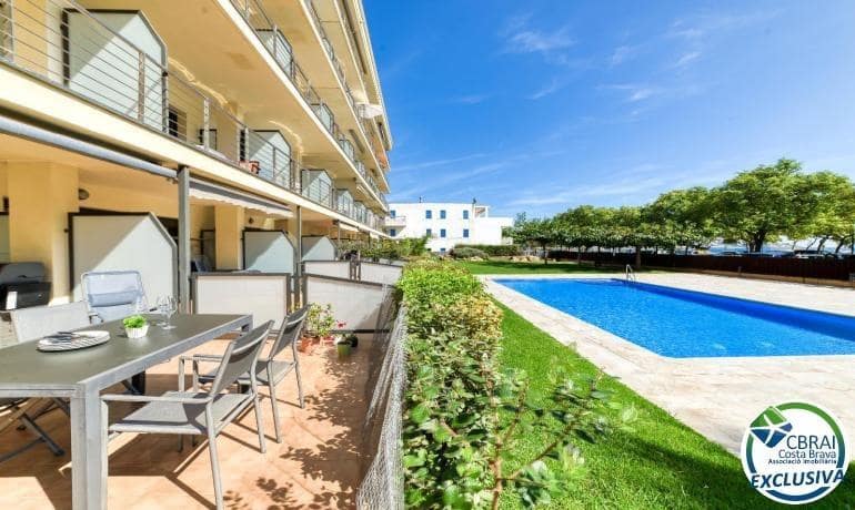 2 soveværelse Lejlighed til salg i Roses med swimmingpool - € 480.000 (Ref: 9272513)