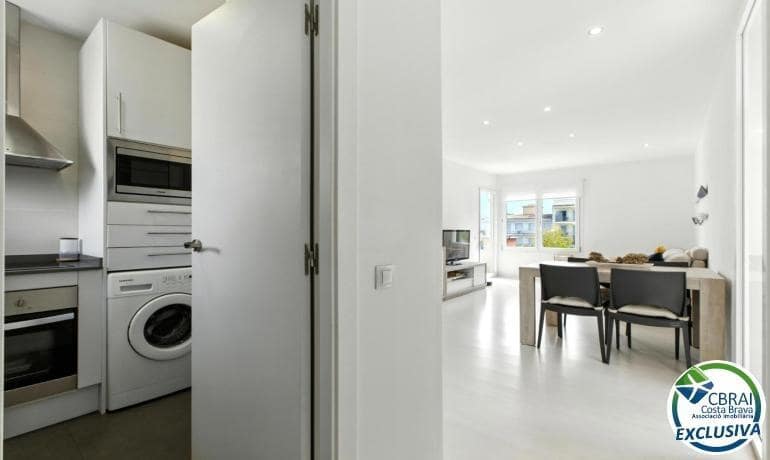 2 slaapkamer Appartement te koop in Empuriabrava met zwembad - € 225.000 (Ref: 9282109)