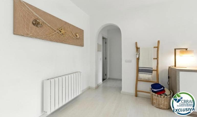 2 slaapkamer Appartement te koop in Empuriabrava met zwembad - € 225.000 (Ref: 9282109)