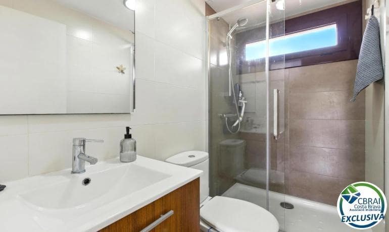 2 slaapkamer Appartement te koop in Empuriabrava met zwembad - € 225.000 (Ref: 9282109)