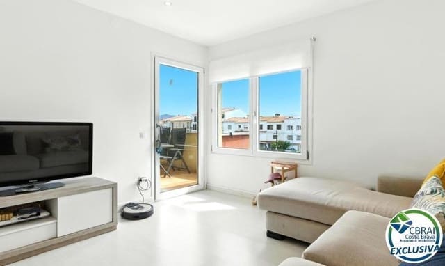 2 makuuhuone Huoneisto myytävänä paikassa Empuriabrava, Castelló d'Empúries mukana uima-altaan - 205 000 € (Ref: 9282109)