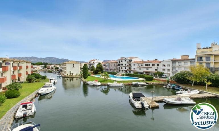 2 bedroom Apartment for sale in Empuriabrava with pool - € 205,000 (Ref: 9282109)