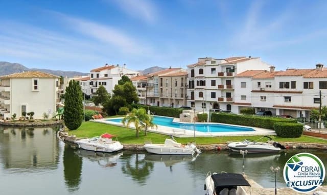 2 makuuhuone Huoneisto myytävänä paikassa Empuriabrava, Castelló d'Empúries mukana uima-altaan - 205 000 € (Ref: 9282109)