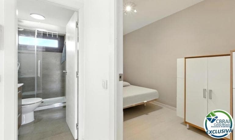 2 bedroom Apartment for sale in Empuriabrava with pool - € 205,000 (Ref: 9282109)