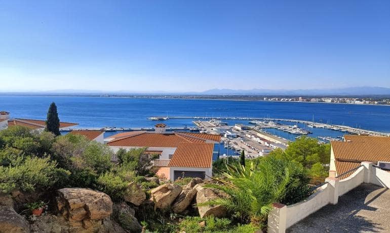 2 bedroom Apartment for sale in Roses - € 249,000 (Ref: 9294309)