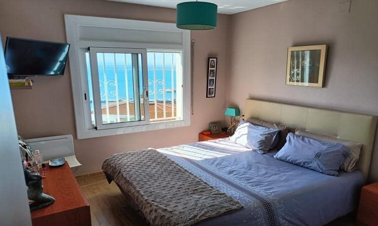 2 bedroom Apartment for sale in Roses - € 249,000 (Ref: 9294309)