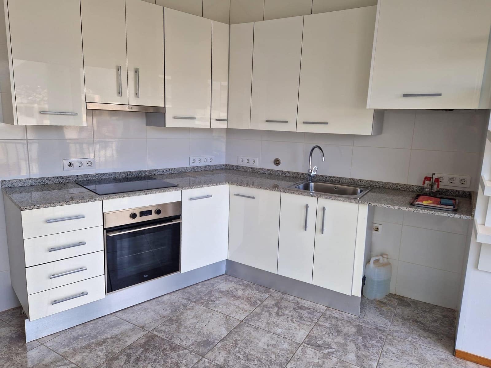 2 bedroom Penthouse for sale in Roses - € 580,000 (Ref: 9300988)