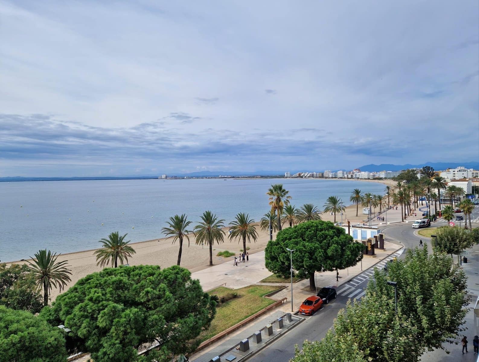 2 bedroom Penthouse for sale in Roses - € 580,000 (Ref: 9300988)